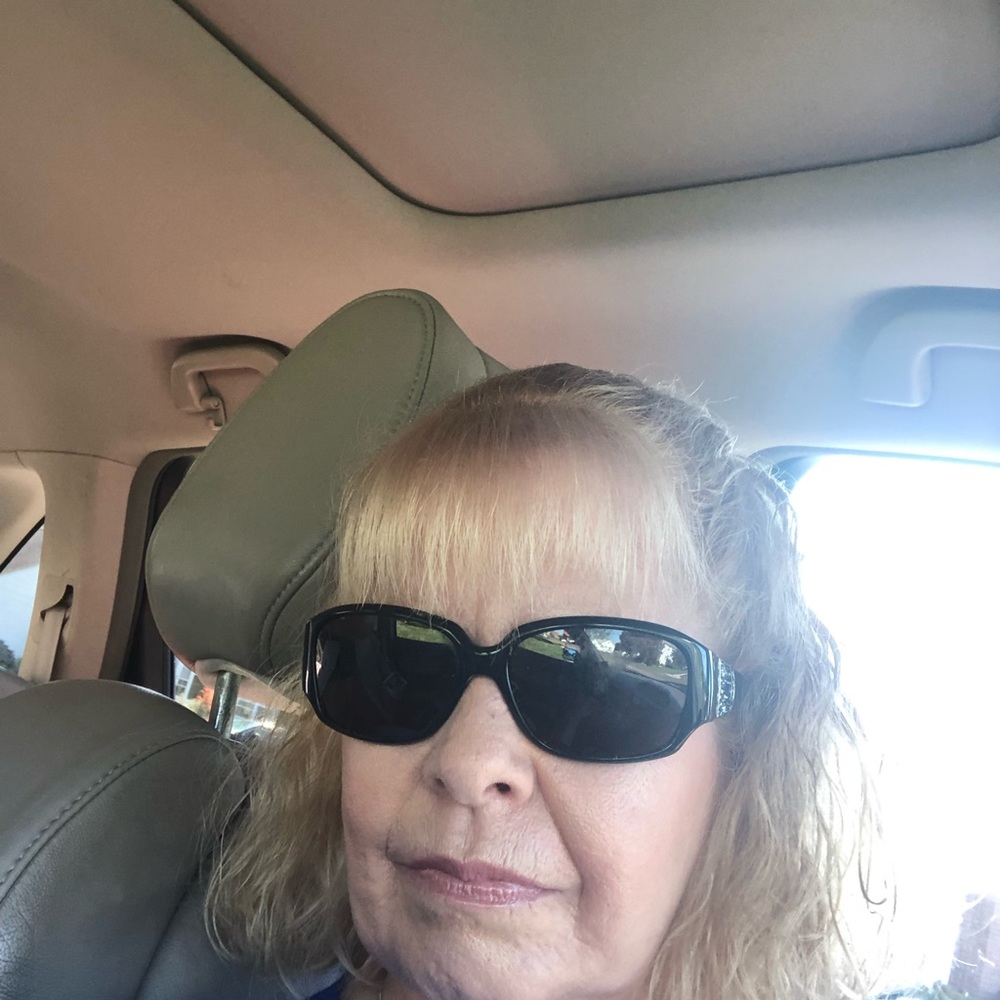 Meet your Posher, Kelley